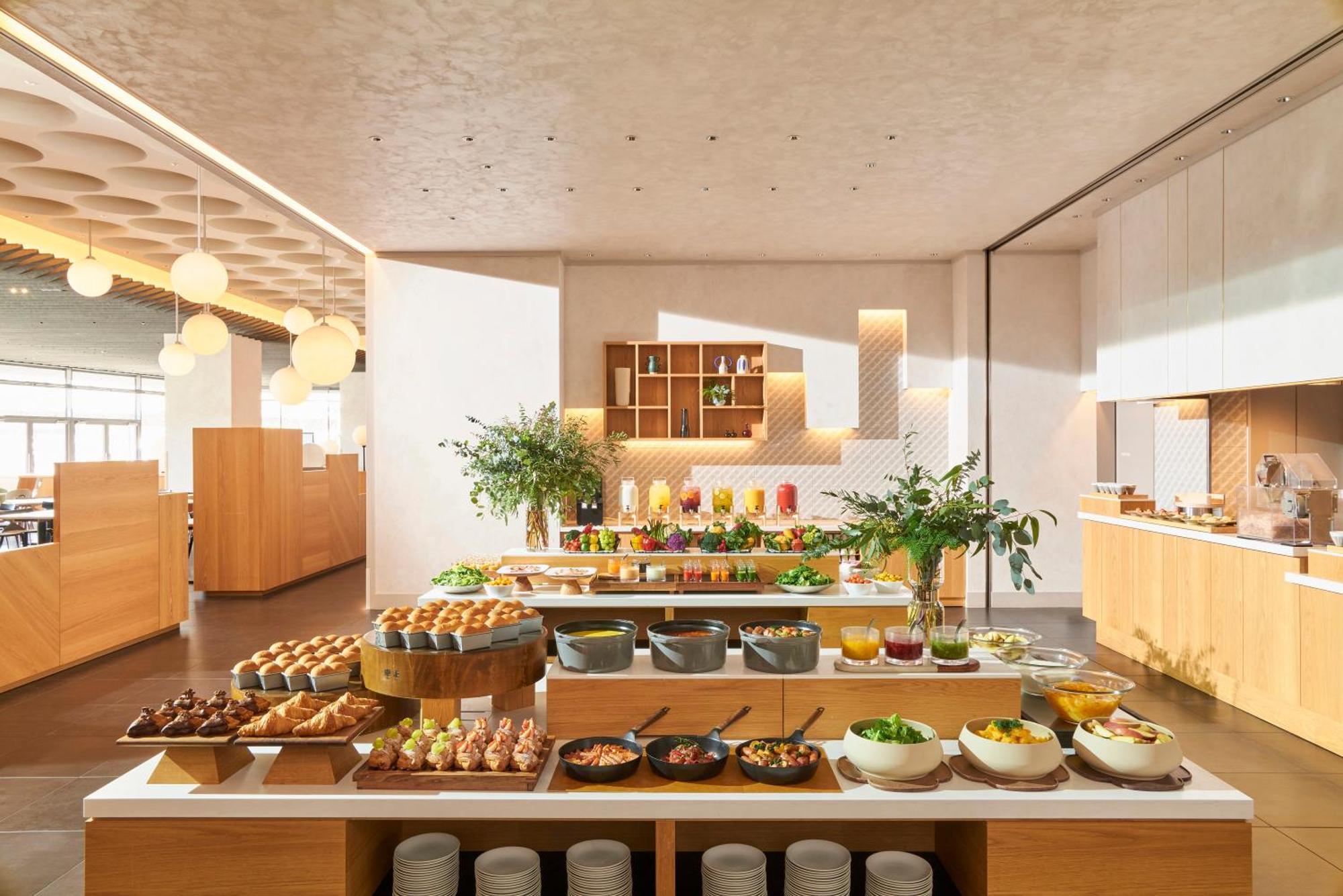 Omo7 Osaka By Hoshino Resorts Exterior foto The buffet at the lounge